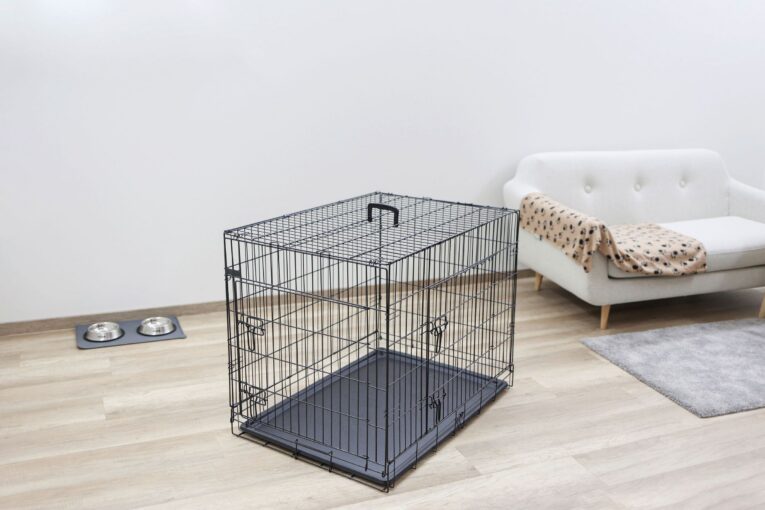 Kerbl Folding Dog Crate – Black, 76 × 54 × 64cm (81365) Kerbl Folding Dog Crate – Black, 76 × 54 × 64cm (81365)