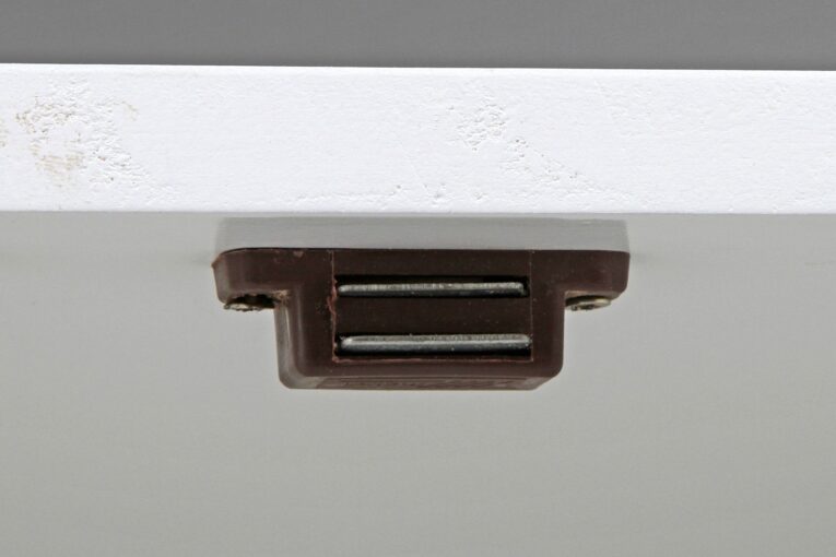 Kerbl Helena Cat Litter Cabinet – White Kerbl Helena Cat Litter Cabinet – White
