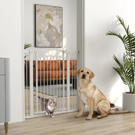106cm Tall Dog Gate with Cat Door and Extensions &ndash; White, 76&ndash;104cm &ndash; detail 2